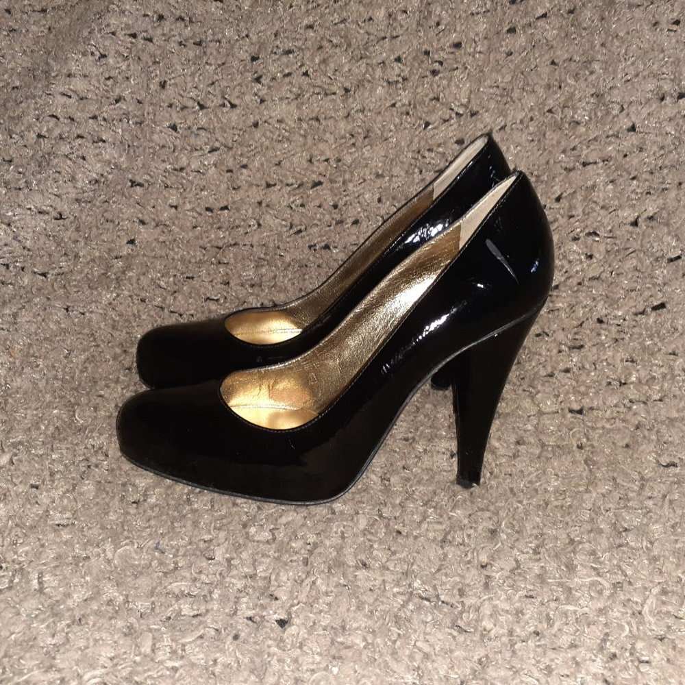 DOLCE AND GABBANA-Vernice Naplack Pumps-Black Crinkly Patent Leather-Sz 5.5-EX - Picture 2 of 6